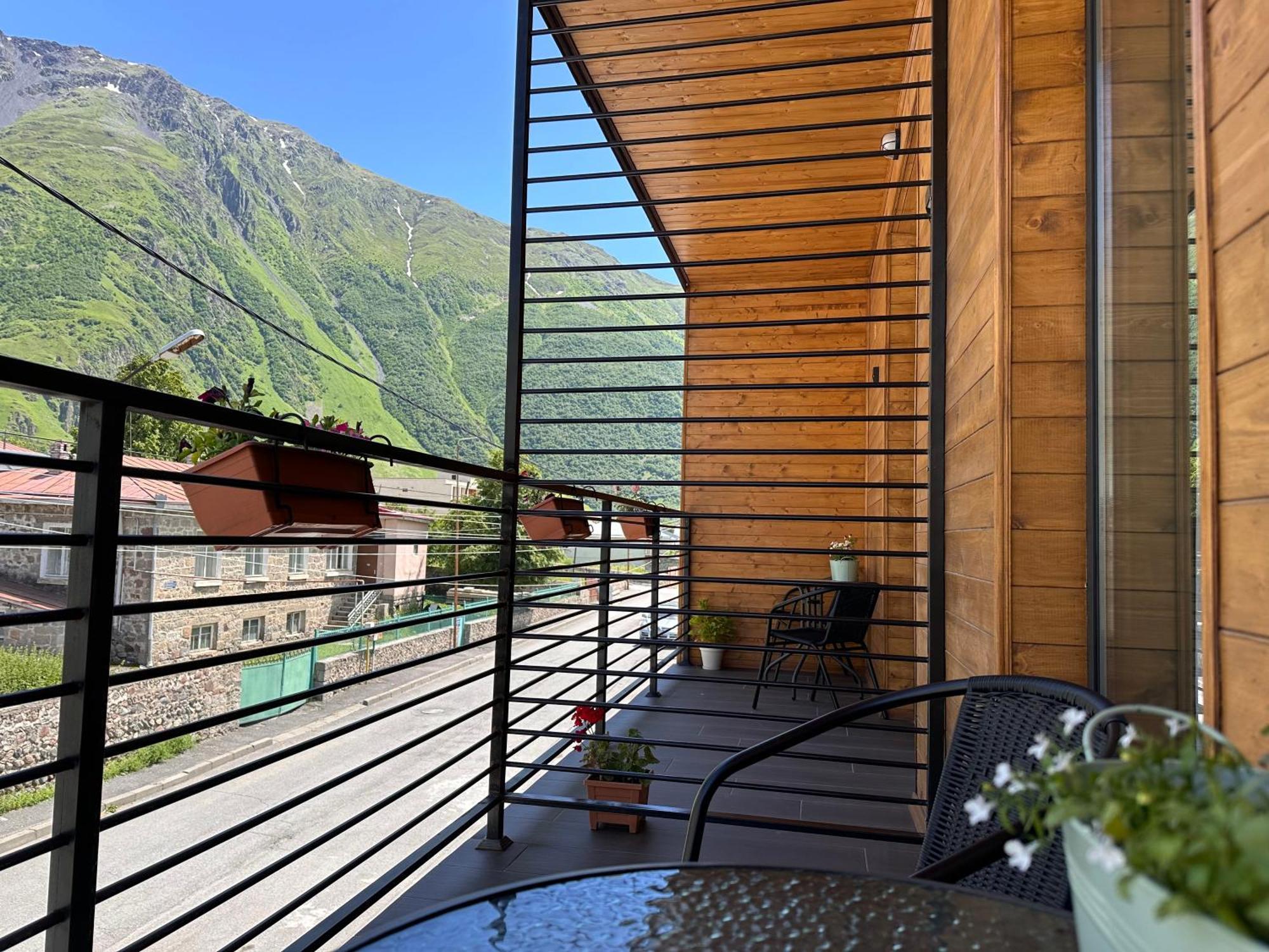 Hotel Mountime Kazbegi Eksteriør bilde