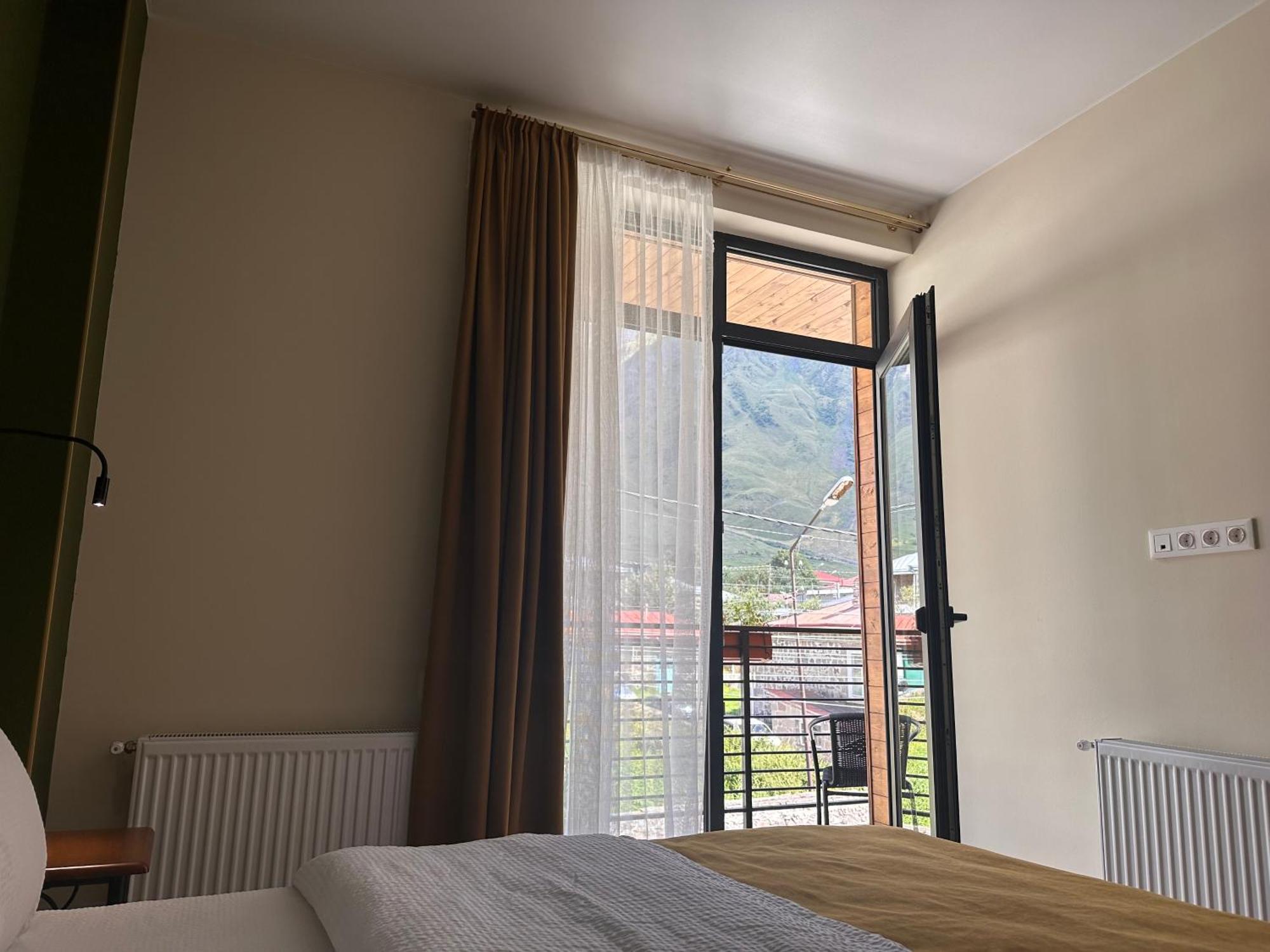 Hotel Mountime Kazbegi Eksteriør bilde