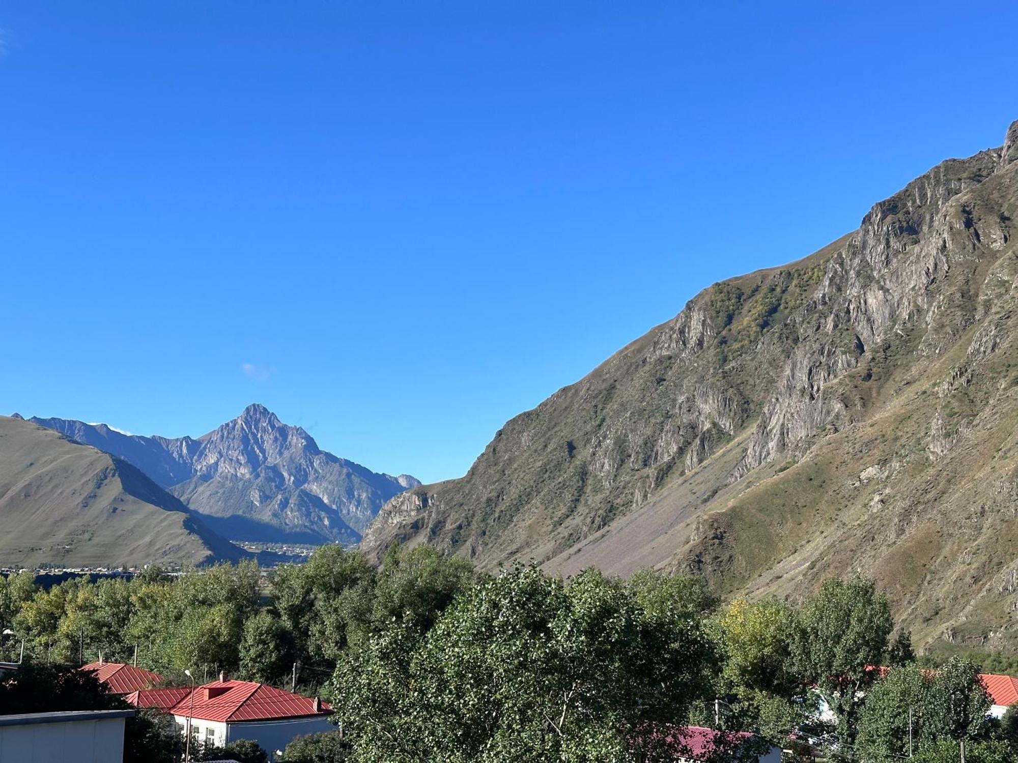 Hotel Mountime Kazbegi Eksteriør bilde